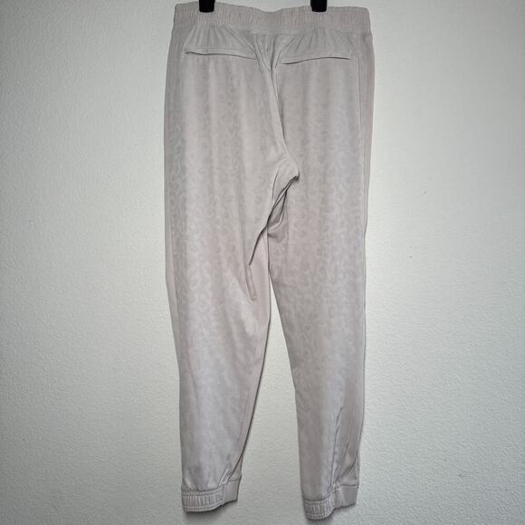Athleta Brooklyn Textured Leopard Joggers Abalone Beige Cream Size 10 - Picture 8 of 13